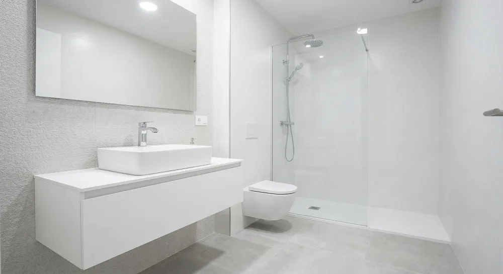 Portfolio de Fotografía Inmobiliaria en Murcia 19 fotografo-interiores-murcia-bano-minimalista-blanco